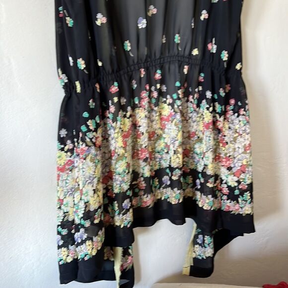 Nick & Mo Sleeveless Sheer Top - Picture 9 of 10